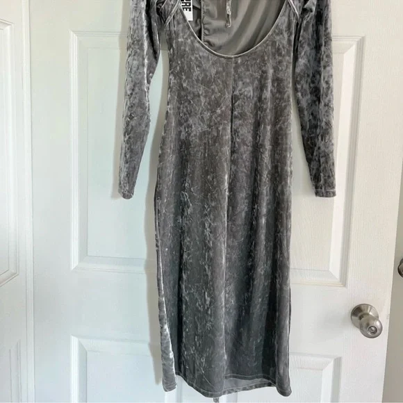 FUTURE COLLECTIVE VELET RUCHED DRESS - Picture 5 of 5